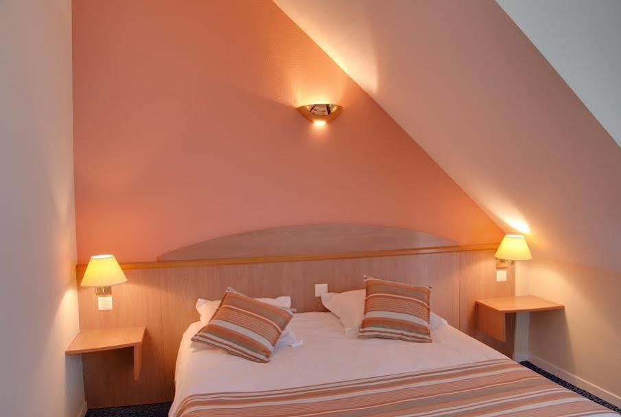 Hotel Restaurant L'Amandois Saint-Amand-Mont-Rond Dış mekan fotoğraf